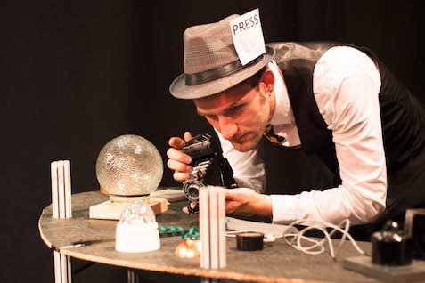 Theater Stück Der rote und der blaue Stern